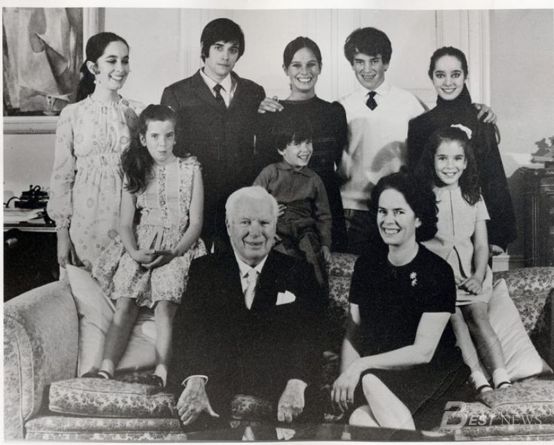 Чаплин болон түүний эхнэр Оона ба тэдний хүүхдүүд